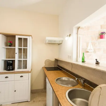 Hébergement de vacances House Jaka 2 *