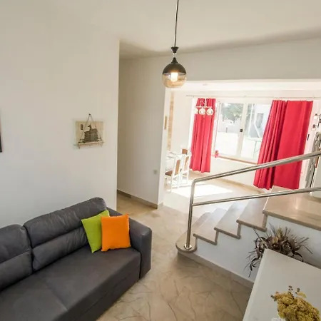 House Jaka 2 * Sumartin