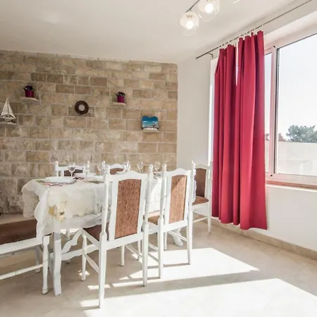 House Jaka 2 Sumartin